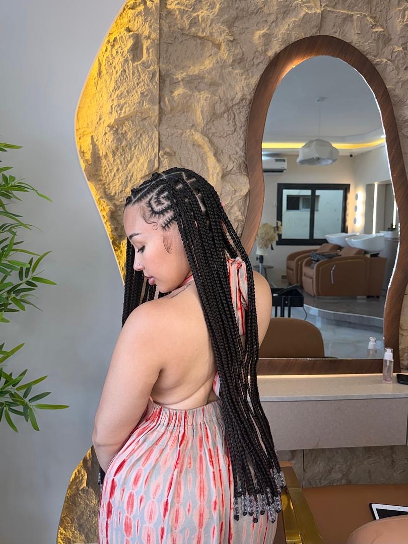 Tresses enfant avec perles — Indiliah Beauty Dakar
